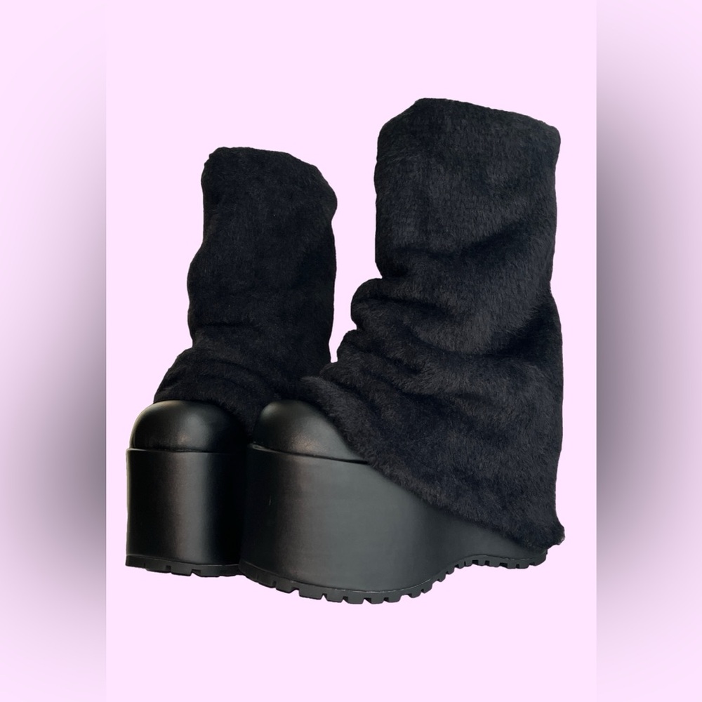 Sugar Thrillz Snuggle Wonderland Black Platform Boots with Leg Warmers - Picture 7 of 12